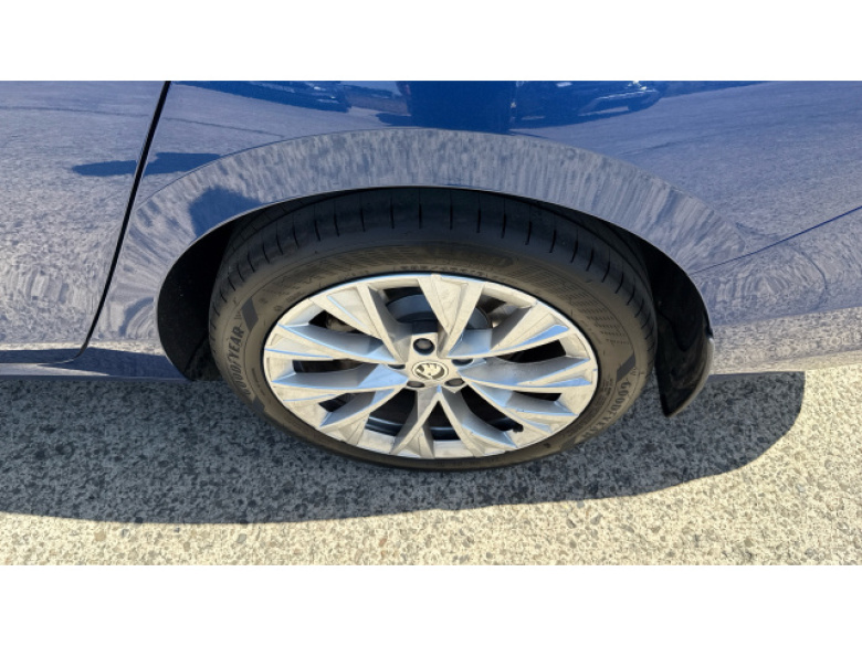 Skoda Superb 1.5 TSI e-TEC SE L 5dr DSG Petrol Hatchback